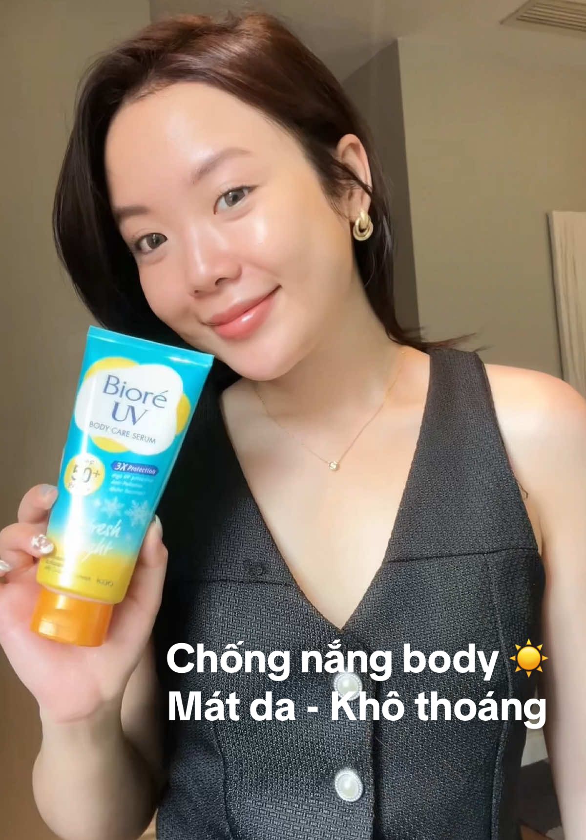 ☀️ Tuy nay trời hơi mưa lạnh nhưng mình chuẩn bị cho những ngày nắng vắt và mùa đi biển sắp tới là chuẩn bài rùi nè hihuiii. Da tông nào thì bôi chống nắng mới đều màu và dưỡng mướt da được nhaaaaa #phgkin  #beauty #lamdep  #Biore #chongnangduongthe #chongnangnhat #3BrothersMedia 