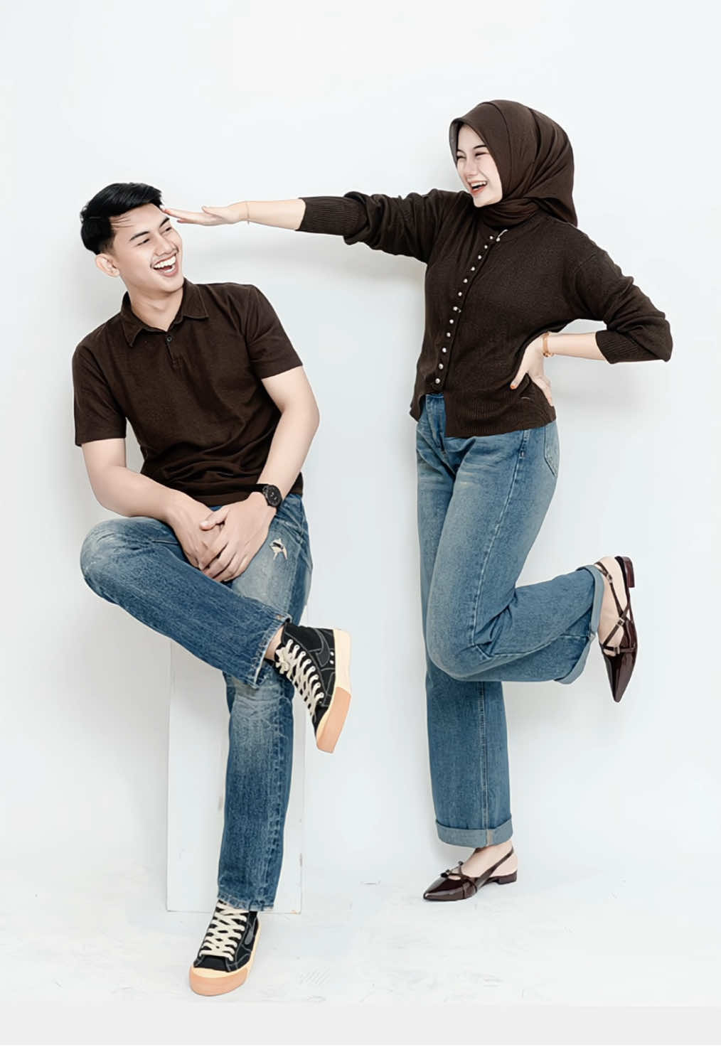 🤎💙 @𝐅𝐄𝐁𝐑𝐈 @𝗙𝗘𝗕𝗥𝗜 ##fyp#4u #foryou #foryoupage #spill #rekomendasi #outfit #couple #couplegoals #withayang #inspirasioutfit #viralvideo #idefotostudio #lewatberanda 