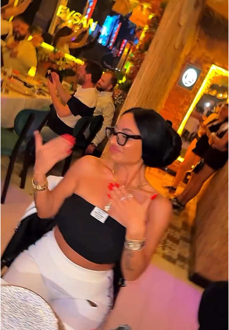 Eyşan Yeni Nesil Meyhane  Bilgi ve Rezervasyon: 0 (531)-930-86-81  Haftanın 7 Günü  19:00-02:00 saatleri arası eğlence  Fulya / Beşiktaş / İstanbul 📍 