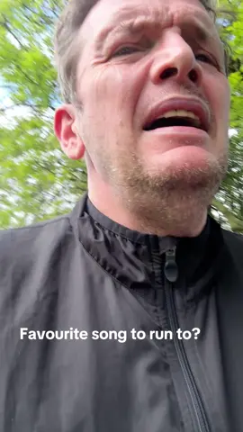I’ve realised that sometimes I love having music on when I’m running, and sometimes just not and loving the ambience. If I had to choose a song that boasts my run a little, it’s this one by the Stone Roses. Leave in the comments what music you love on your run and hopefully give me a few ideas 👍 #newrunner #Running #mensmentalhealth #beginnerrunner #wellness #slowrunner #runningman #runningmotivation 