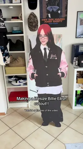 guys i’m not doing this bc i’m sick i’m doing this because i was bored and don’t wanna pay 60$ for one on amazon. this was actually fun #billieeilish #marmeladenbrot_12 #billieeilishlifesizecutout #billieeilishcardboardcutout 