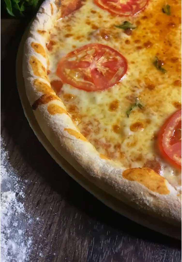 Quem vai te pagar uma pizza hoje? 🍕💸 Marca essa pessoa aqui e já manda o recado 👇😂 (Sem pressão… só fome mesmo.) #GranPizza #ReelsDePizza #PizzaÉAmor #MePagaUmaPizza #PizzariaBSB #FomeComHumor