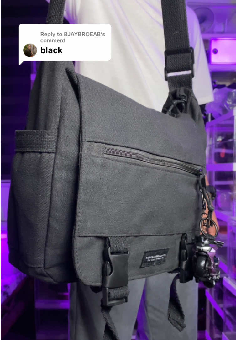 Replying to @BJAYBROEAB yan ang black lods, napakaangas! Sakto pang back to school! #slingbag 