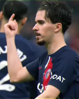 Vitinha l’un des meilleurs milieux de terrain au monde actuellement #ppppppppppppppppppppppp #psg #videoviral #ligue1 #championsleague #vibes #fens #skills #football 