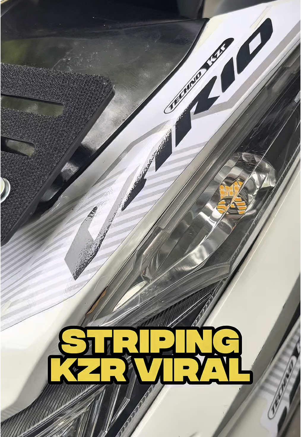 Striping murah kzr? Nih rekomendasi bagus dan murah.. bosen tinggal lepas aja .. sudah ada laminasi aman di pakai di luar pernis .. harganya murah kok!! Cek aja di keranjang kuning!! Follow akun ini untuk rekomendasi produk keren lainnya 🙌🏼 #stripingvario #stripingkzr #stripingkzrmalaysia #stripingvariomalaysia #stripingviral #stripingtransparan #kzr #vario125 #variokzr 