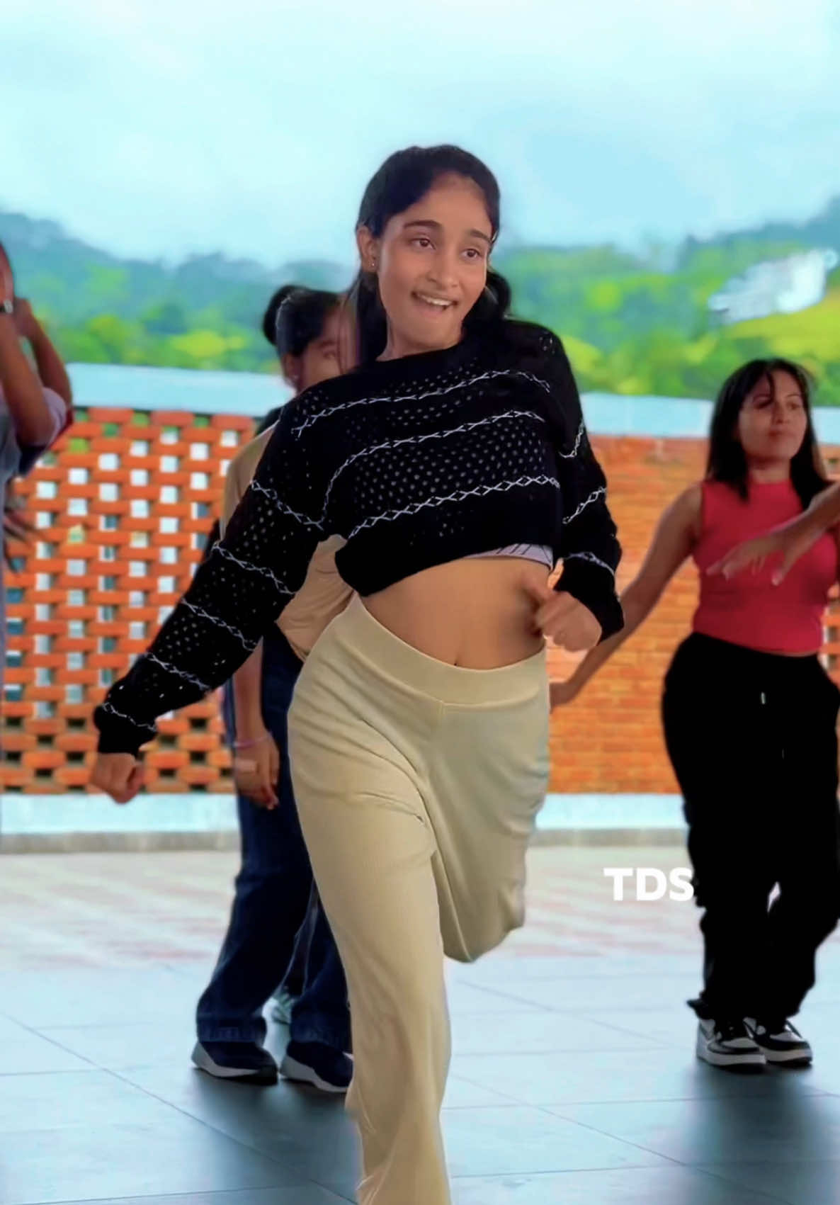 Life Story🥰 DC-@Teev අලුත් එක කරමුද😎 #Teevdanceschool class details-0759723223 #dance #teevofficial #TDS #viralvideo #lifestory 