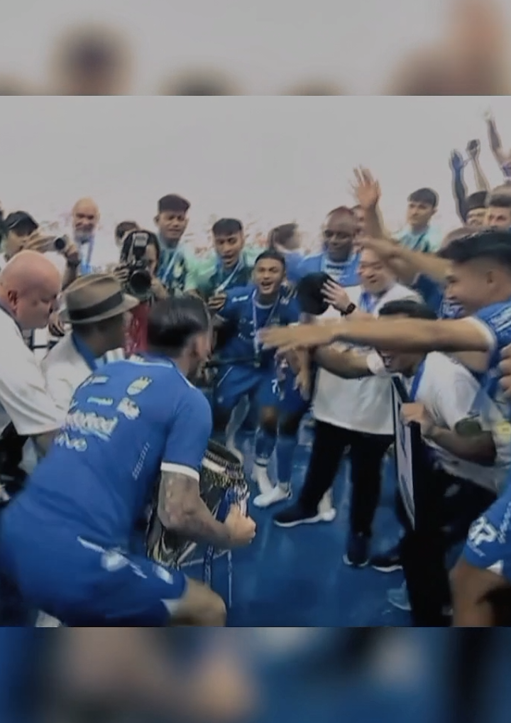 the night of Champions⭐⭐⭐⭐🏆 #persibbandung #persibjuara #backtoback #maungbandung #briliga1 #champions #fyppp #foryou 