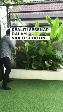 Realiti Sebenar dalam Video Shoot @Ibunaufal84 @Ibu Naufal  #viralvideo #videography #video #videographytips #tipsandtricks #videoshoot #ukays #transition #fyppppppppppppppppppppppp #fyp #fypシ゚ #mv #musicvideo 