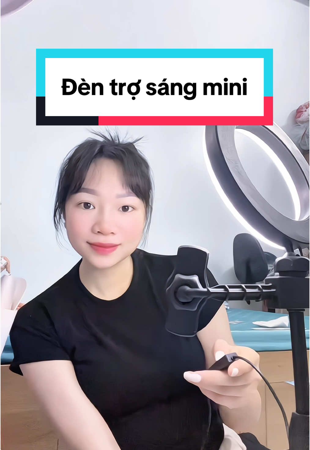 Ace nào hay quay video trong phòng thiếu ánh sáng thì tham khảo em đèn trợ sáng mini này nhé#đentrosangmini #dentrosangmini #dentrosang #phuongphuong0999 #xuhuongtiktok 