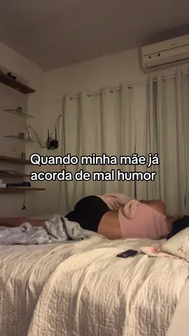 É desse jeito 🤣🤣🤣 o medo de pegar uma surra  não tá escrito  #foryoupage #meme