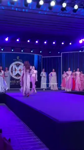 Fancam hoa hậu Ý Nhi trình diễn trang phục Ấn Độ trong phần thi Top Model tối nay #huynhtranynhi #missworld #chuyennhungnanghau 
