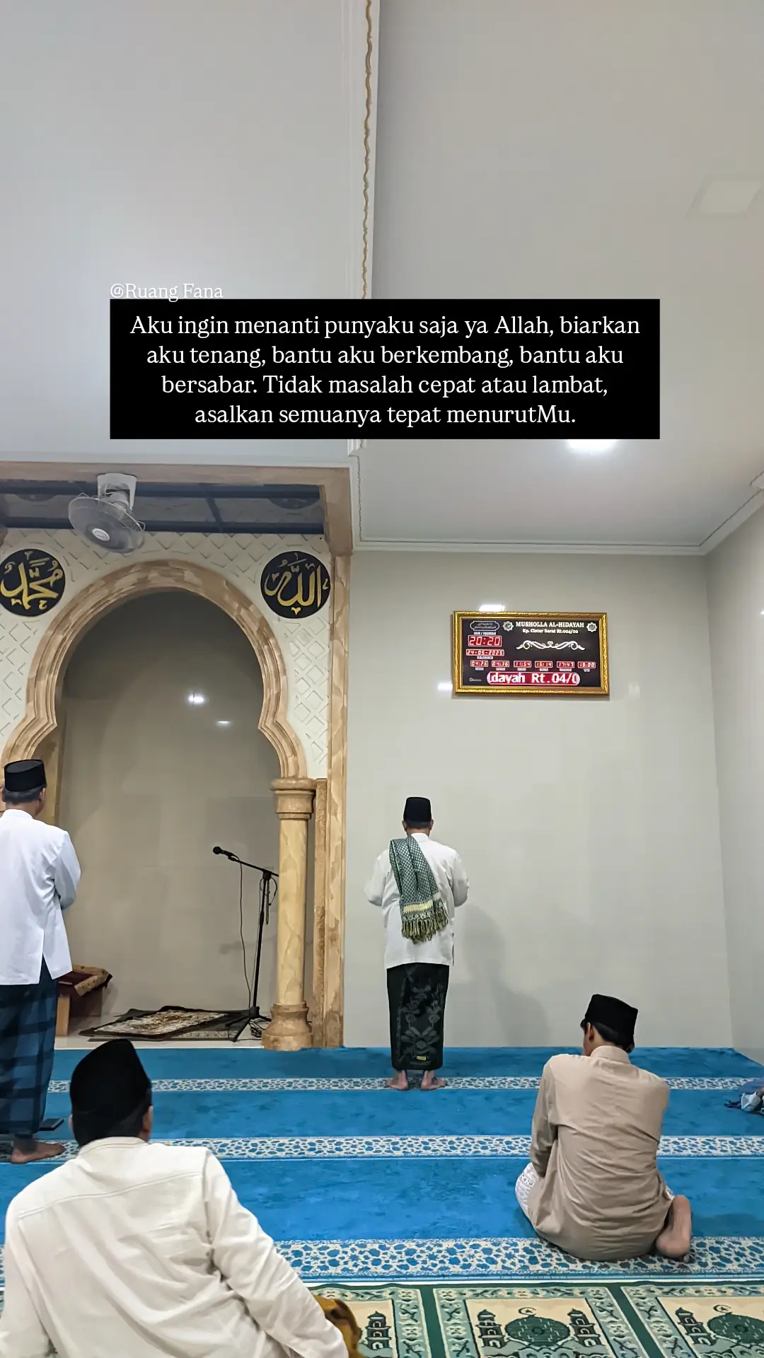 Inna ma'al usri yusro.