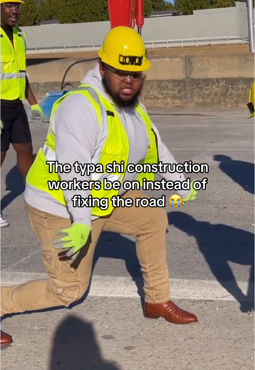 Construction workers be doing anything but work #druski #fyp #blowthisup #druski2funny #forypupage #druskimemes #foryou #funny #relatable 