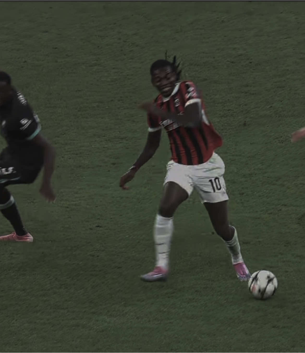 Rafeal leao x nemzzz #leao #acmilan #nemzzz #edit #rafaelleao #portugal🇵🇹 #italy #sansiro 