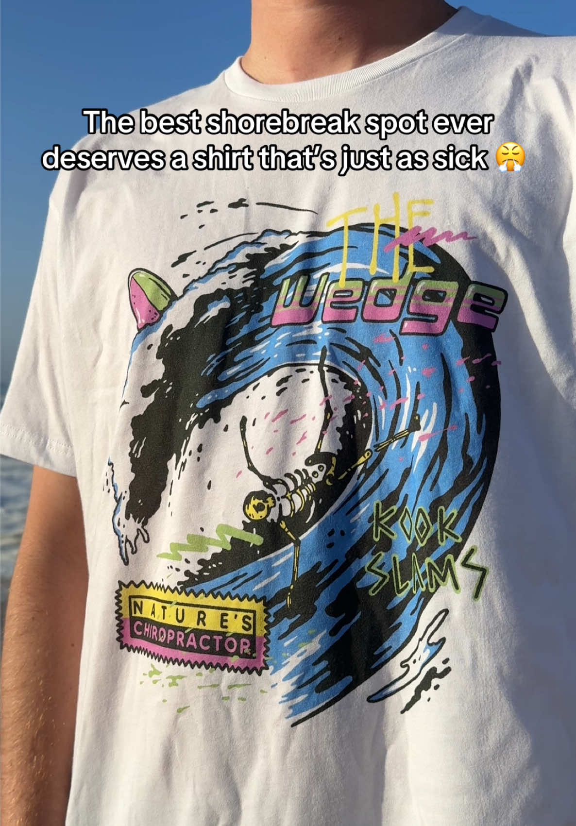 The wedge is the best shorebreak spot ever to be honest 😂 are you gonna rock this t-shirt this summer? #surfing #surf #bigwaves #tiktokshop #wedge #Summer #surftok 
