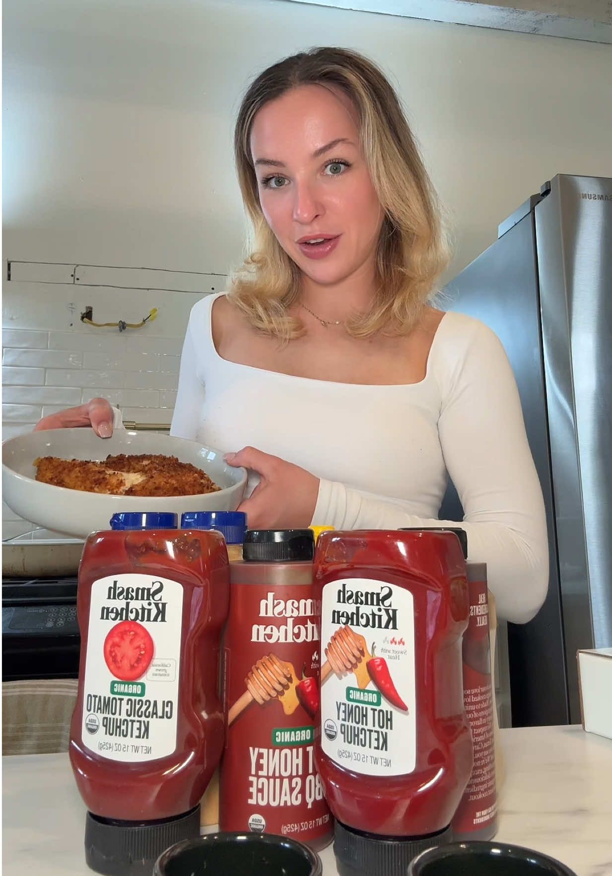 Hot honey BBQ yes ma’am !!  @Smash Kitchen  #smashkitchen #tastetest #condiments #Foodie #foodtiktok #eatwithme 