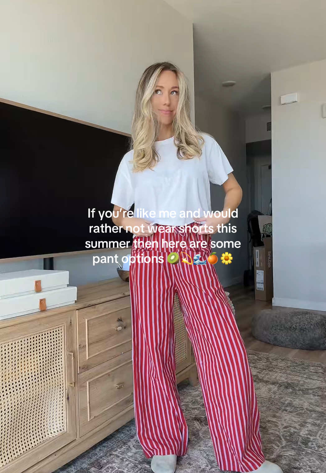 Give me all the colorful pants plez #colorfuloutfits #summerpants #modestsummeroutfit #modestfashion #garmentfriendly 