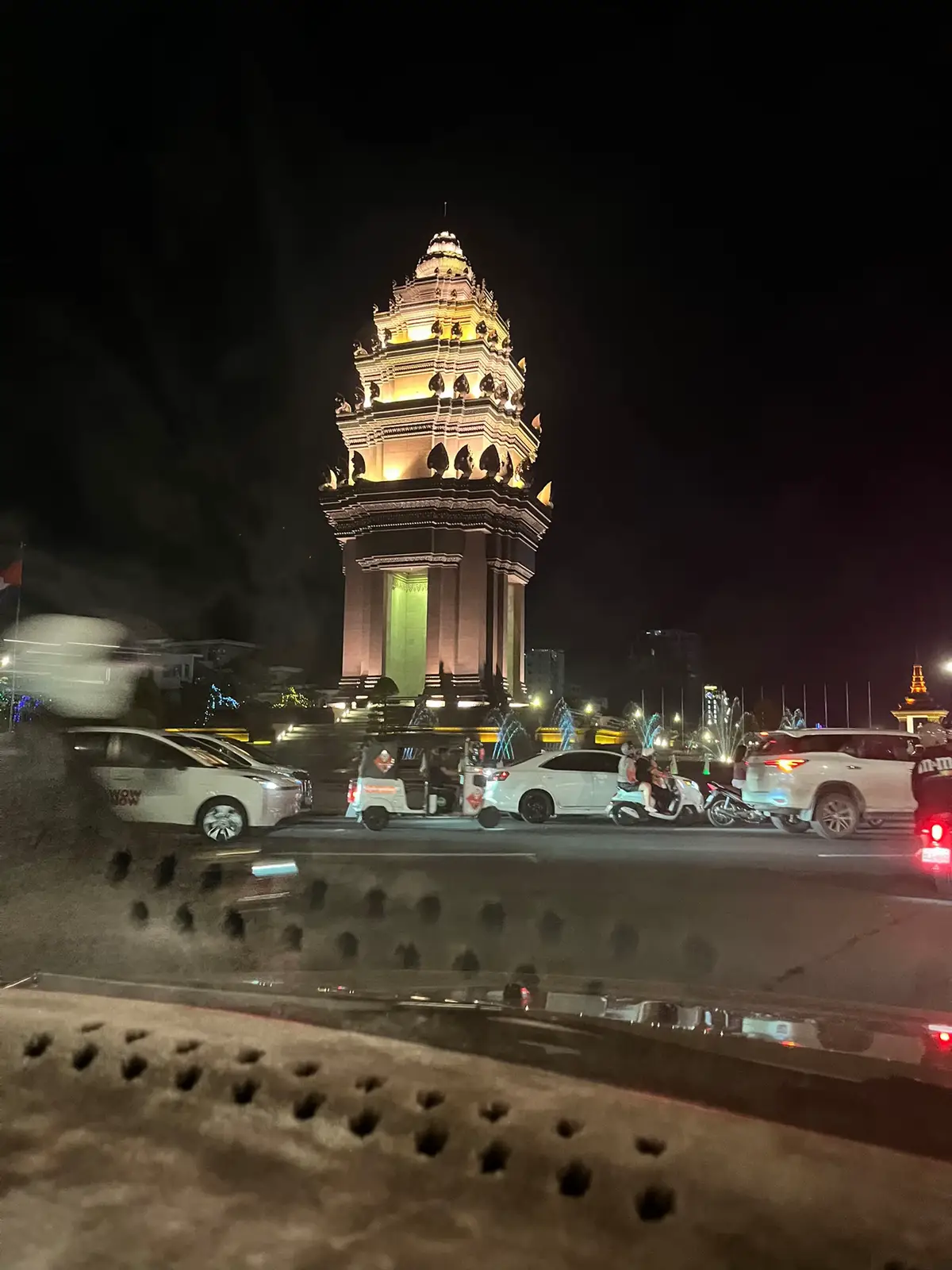 #fyp #khmer #cambodia #viral #phnompenhcity #city #night #asian #views #asean #travel 