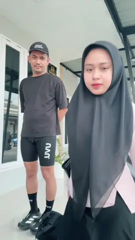 Beda cabor, tujuannya sama “SEHAT”. #runwithwifey #uvurunning #runningcultmember #satisfy #oakley #adizeroevosl #Running 