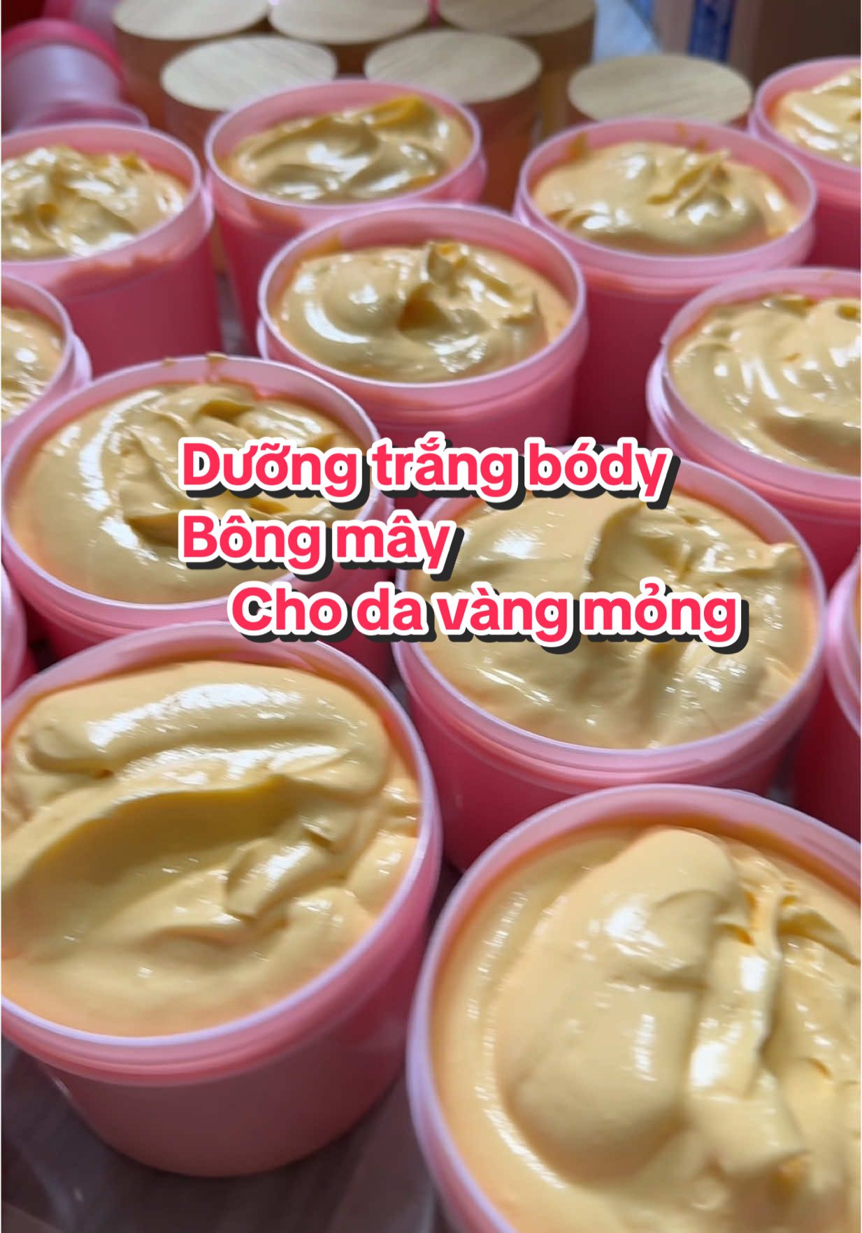 Dưỡng trắng êm mịn da, có độ khử vàng cho da ngâm, mỏng gân xanh phục hòii #unaphung #kemtron #kembody #xuhuong #kemtrontrangda 