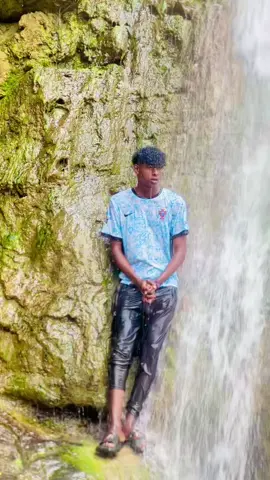 Meeshan ya isla aadna🫶😂🇦🇿❤️#CapCut #updirahinoww🦁🇬🇲 #wiilraxweyn🦁🌡️🇦🇿 #wilogaden🇬🇲 #fyy #baydhabo_janaaý🇦🇿 