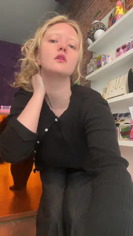#shopgirl boring outfit 