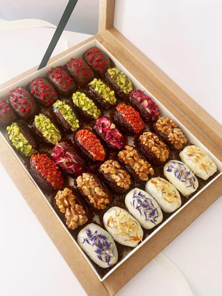 Coffret de dattes prestige ❤️ #dattesfourrées #dattes #morocco #المغرب #الشعب_الصيني_ماله_حل😂😂 #fyp #f #تمر #تمر_محشي #مصر_العراق_السعودية_تونس_المغرب_الجزائر #اكسبلور 