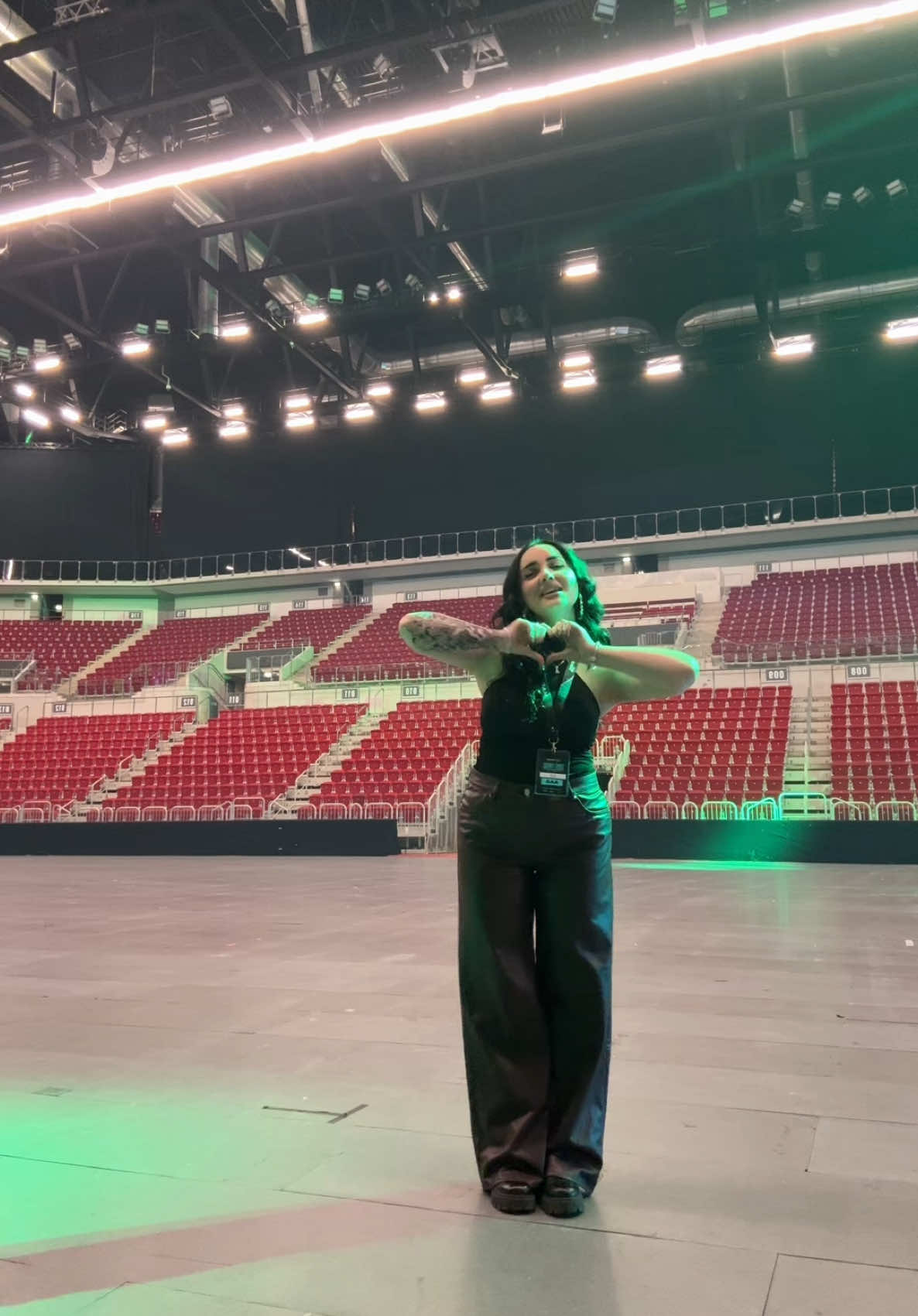 ready for the show🙂‍↕️  #vorbei #fürdichseiteシ #finale #icon #viralvideo 