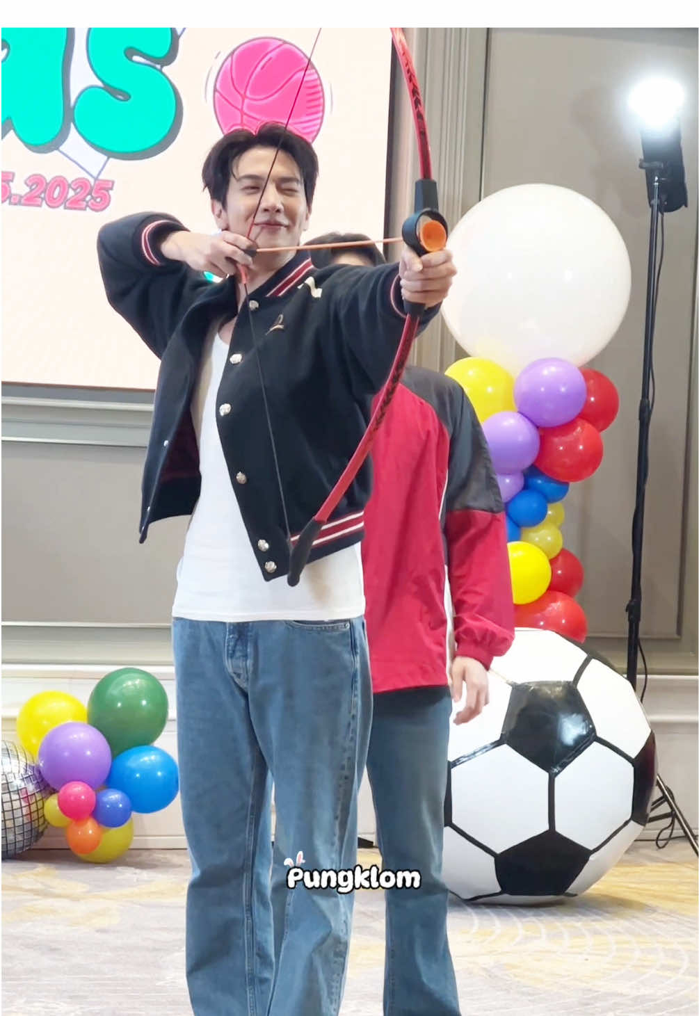 แม็กกี้:ไม่ถนัดแผลงศรให้ลงเป้า แต่ถนัดแผลงศรรักลงใจคนข้างๆพอ #itsskinxmaxkybassportsday #MaxkyBas #แม็กกี้บาส #6CODE 