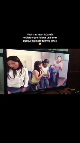 @Karen @Adriana Cordoba JAJAJA LAS MEJORES 😆🖤