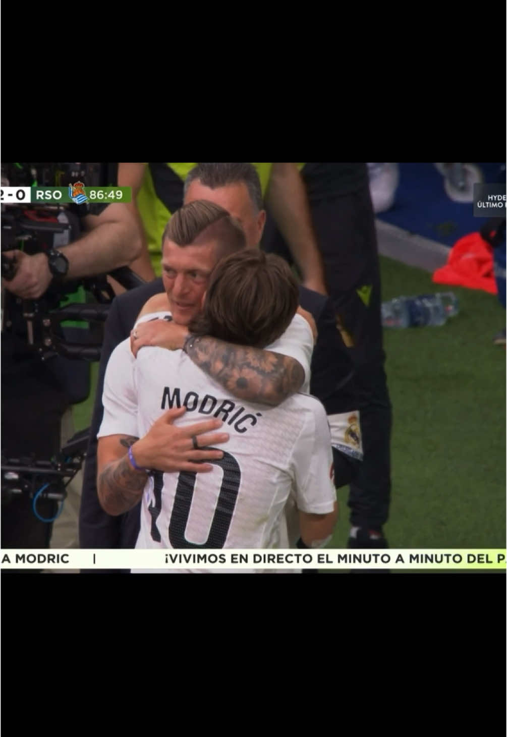 The end of them 🥹😭🤍🤍 #lukamodric #modric #kroos #tonikroos #legends #legend #leyenda #respect #retirement #realmadrid #halamadrid #football #footballtiktok #fyp #foryou #fypviralシ #parati #pourtoi #viral #madrid 