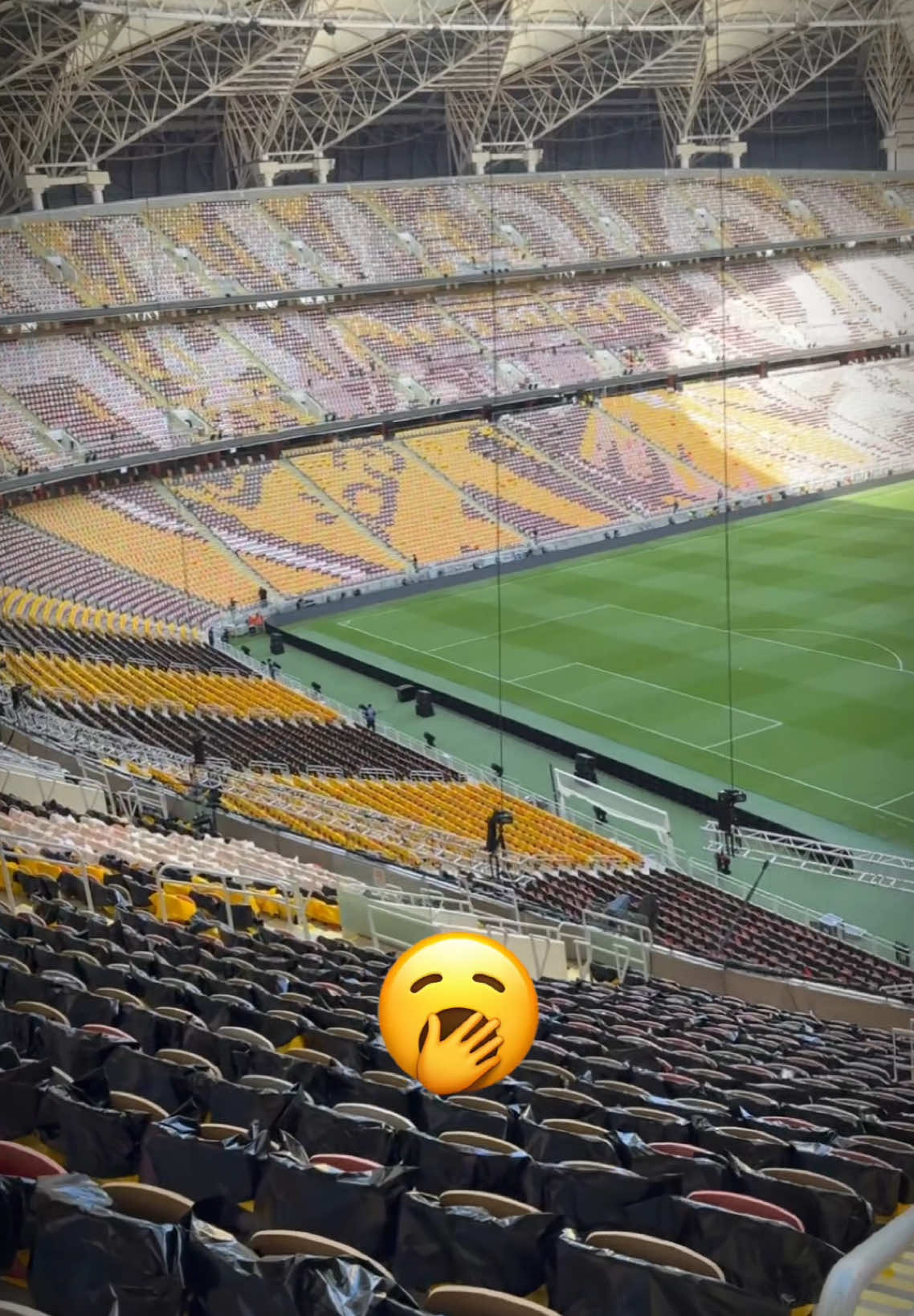يا هي ليلة تاريخية وعظيمه تنتظرنا يوم الاثنين 💛 #الاتحاد #ضمك #الحارقه_عشر #بطل_دوري_روشن #كوينتبل #تيفو_الاتحاد 