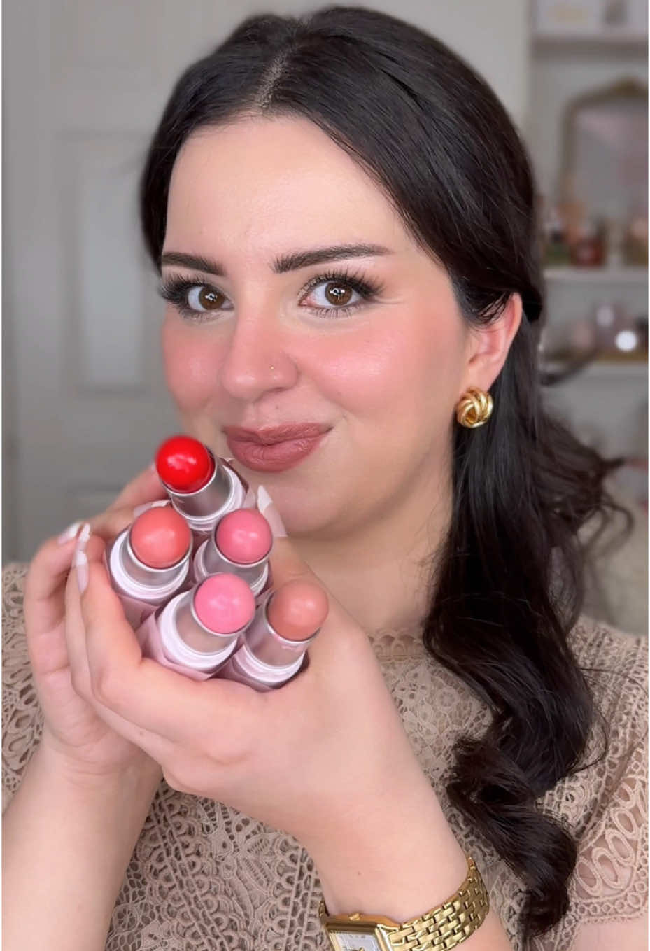 @SHEGLAM buttery bliss blush sticks , now available in 7 shades super bendable and gives you beautiful dewy finish.  Which shade did you like the most ?  . . . #maryamalnasiri #sheglam #sheglamblushstick #sheglamblush #sheglambutteryblissblushstick