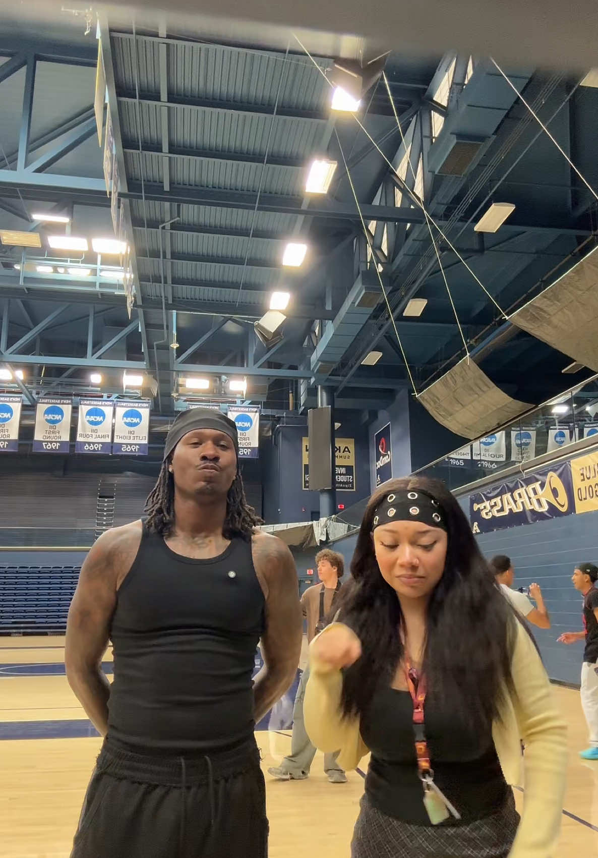 dancing with unc at streamer university 🔥🔥🔥 #streameruniversity #kaicenat #dukedennis #mari #twitch #twitchclips #viral #fyp 