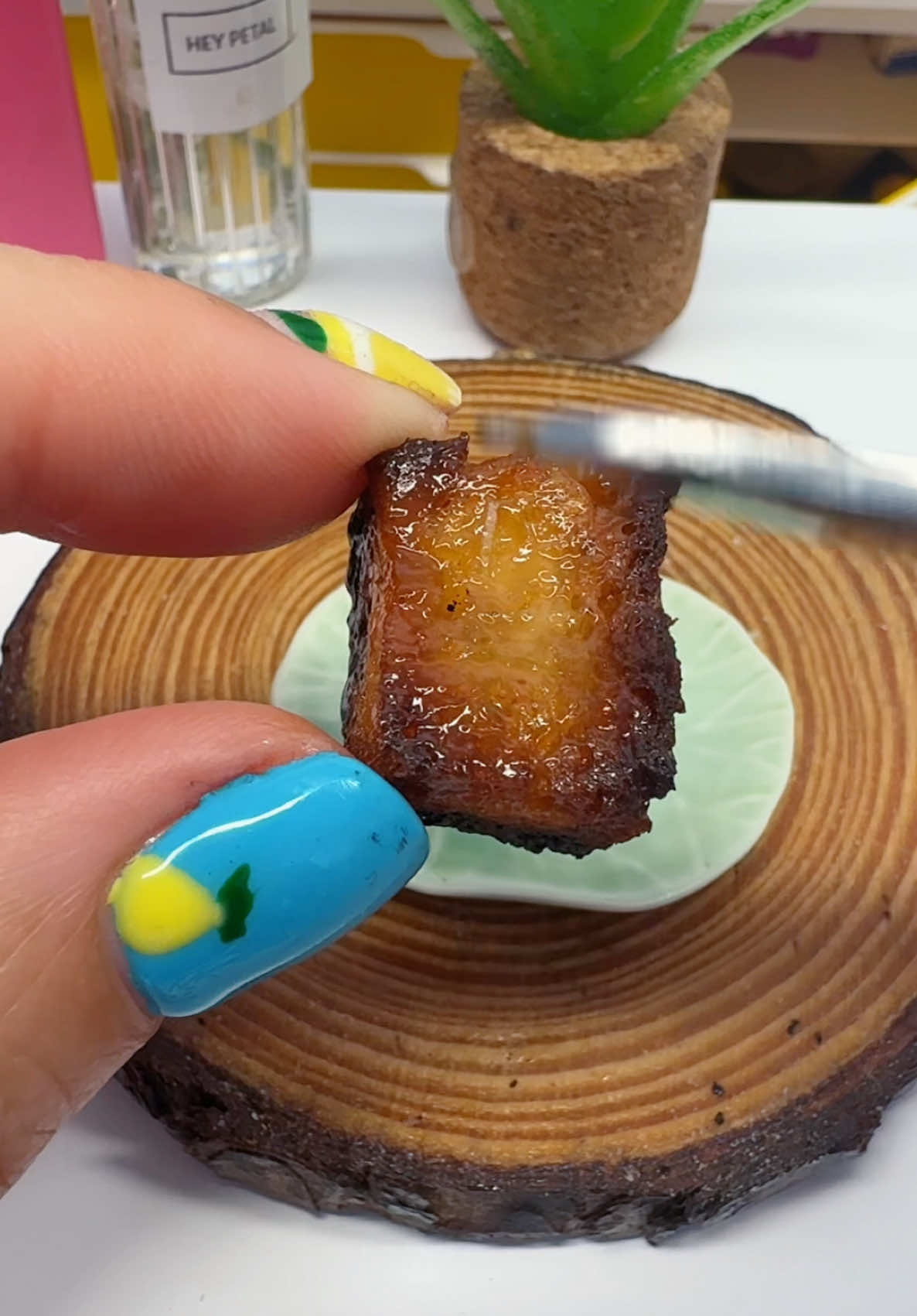 The viral Honey Toast but miniature in the mini bakes kitchen - this was insanely good even though it burnt a little, being so small I couldn't turn it half way though! To a bowl l added brown sugar, butter and honey mixed to a paste. I sliced a chunky slab of milk bread and I took the crust off. Next up I spread the honey butter and sugar mix all over the bread slab, placed on a baking sheet and cooked until golden and crunchy! It smelt delicious and tasted even better than- yum! #honeytoast #trending