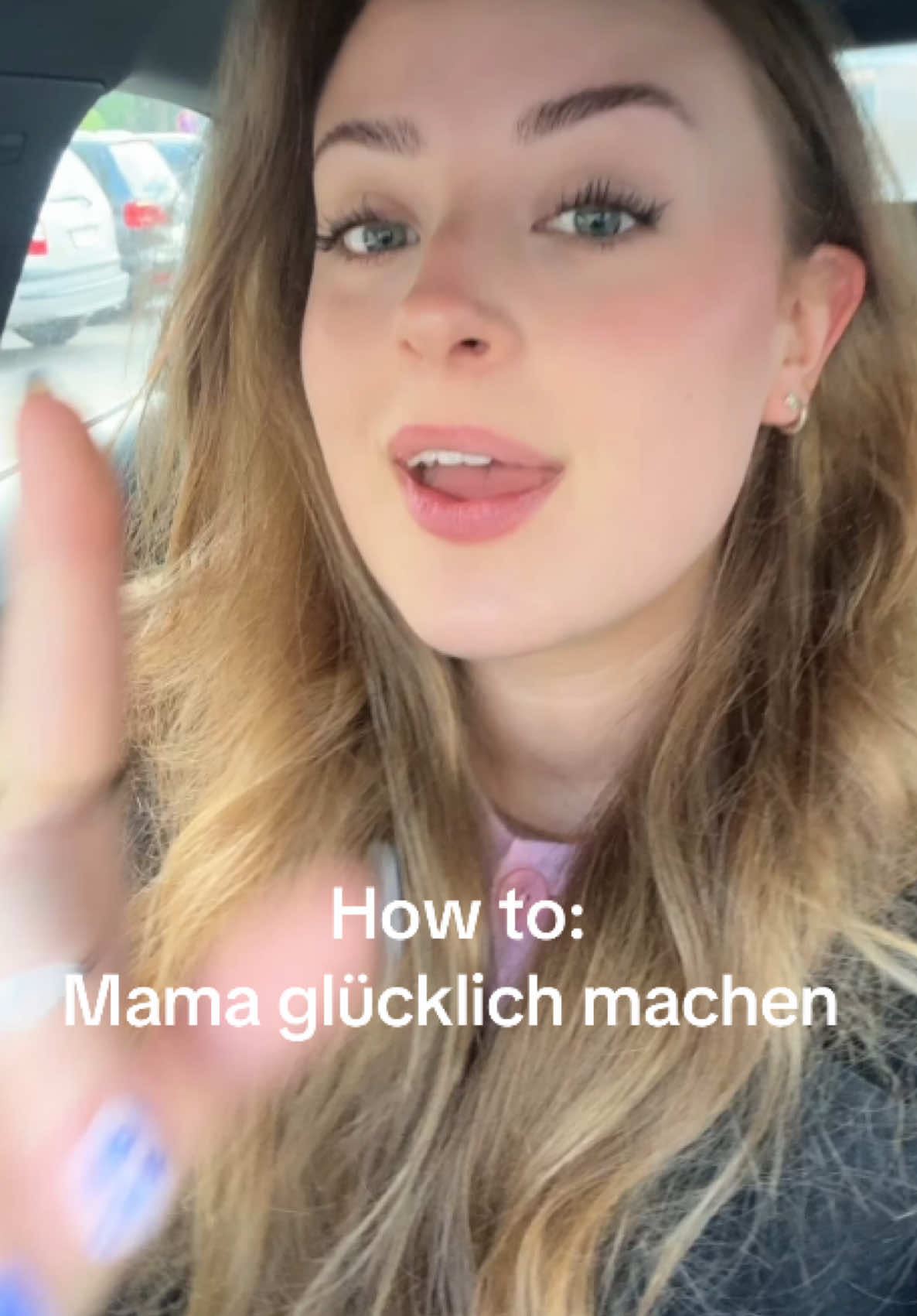 Und wenn es auch mal ein Kompliment ist - das hören Mamas & Papas sowieso VIEL zu Selten!🥹🫂 ist tatsächlich so einfach den Eltern eine kleine Freude zu machen. Ich denke mir immer: was haben sie für uns damals gemacht oder worüber würde sich eine Freundin von mir freuen🫱🏽‍🫲🏼