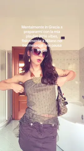 Stavo cadendo #2016vibes #vintageoutfit 