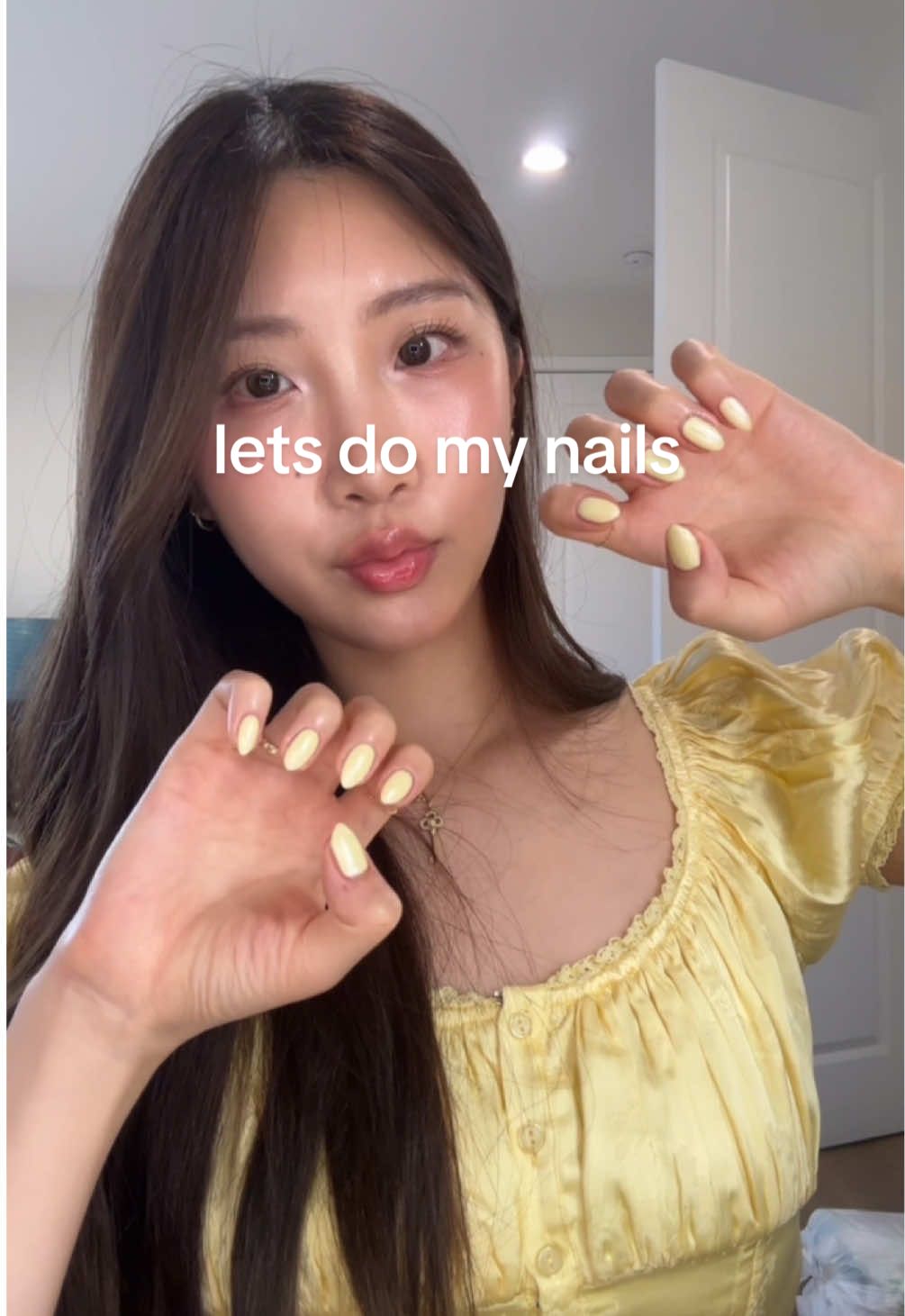 💛⭐️🌼🌕🔆🟡#letsdomynails #nailtime #selfnails #nailtips #butteryellow #chromenails #tappingasmr 