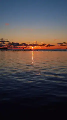 🫰 . . . . . . #istanbul  #silivri  #rızatamer  #manzara  #deniz  #günbatımı  #günbatımı🧡 