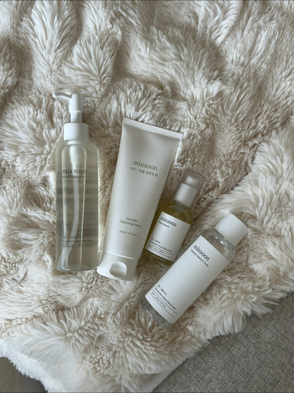 I only started using this routine a couple weeks ago and I’m completely obsessed. It’s on sale rn too girls !! @mixsoon #glowyskin #mixsoon #skincare #glassskin #koreanskincare #tiktokshopmemorialday 