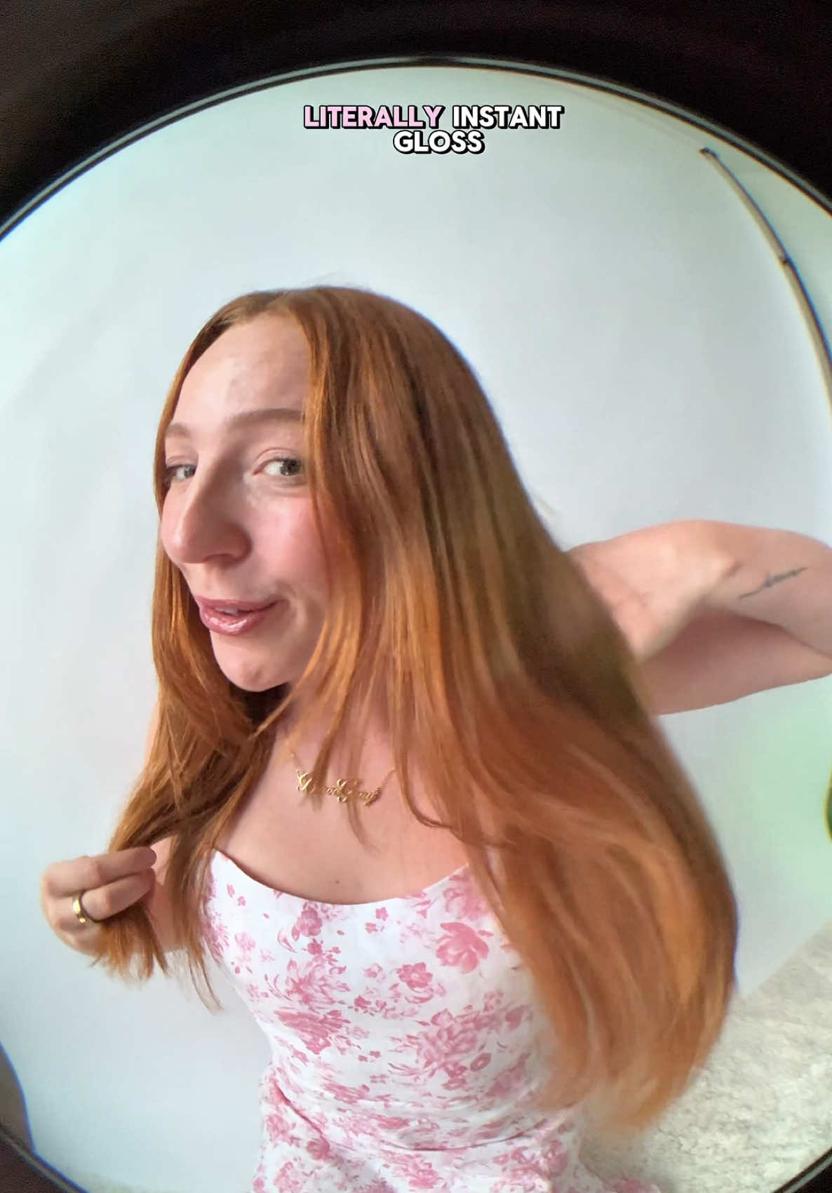 Glass hair 🤩✨ After a quick trip to the world of gloss, my hair looks so glossy and shiny!  #KerastasePartner #GlossAbsolu #LiveYourLifeInGloss @Kérastase 