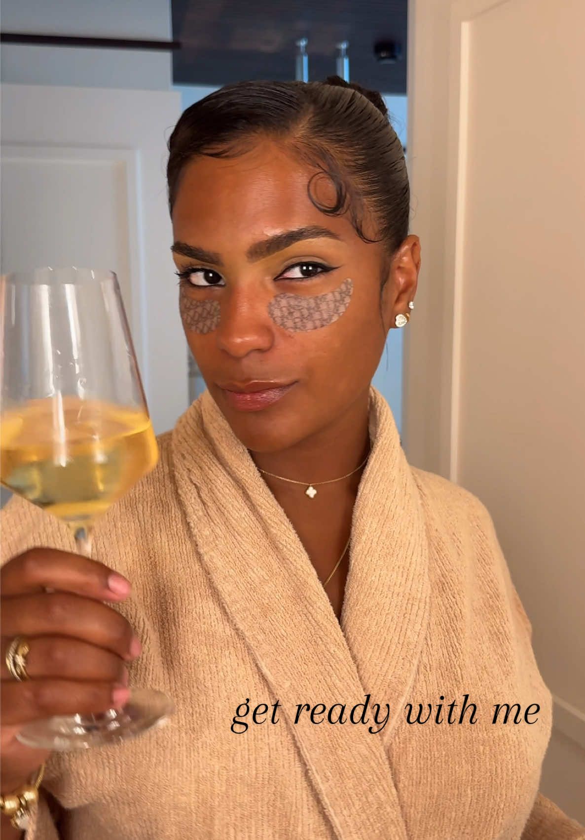 hair makeup and fit for the dior global party in south of france !!! 🪩🎀💅🏽 let’s vibe and get ready @Diorbeauty  dress @coperni  bag shoes @alexanderwang 