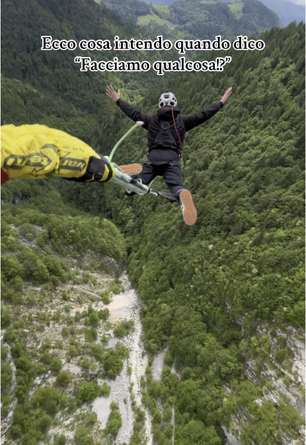 Ciao mamma, come me puoi stare tranquilla!🙊 @@valgadenabungeecenter #fyp #perte #frasi #bungee #adrenalina #jumping 