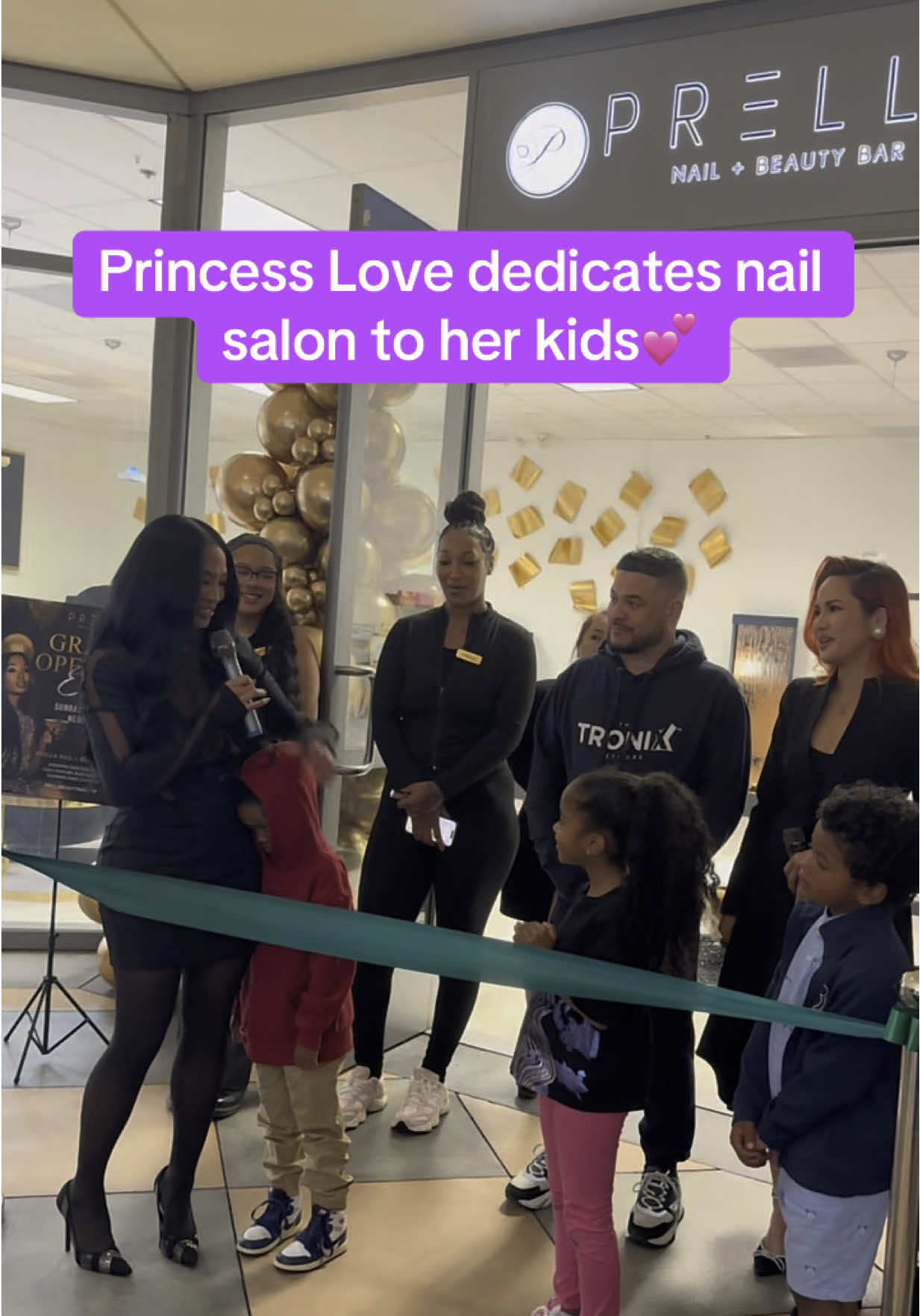 #princesslove new nail salon 😍 #princesslove #rayj #losangeles #baddies #fyp #viral #foryou #newbeginings #nailsalon #beautybar 