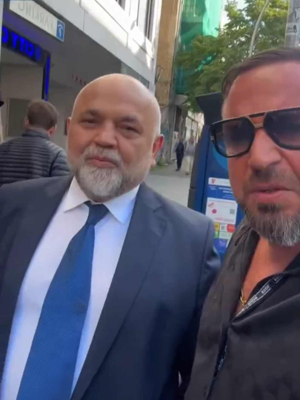 🫵 #alij #berlin #kürtmehmet #fyp #fy  #cakici #cezayir #trabzon #bingöl #12  #61 #ertuncberlin #trabzonspor #361  #receptayyiperdogan #alexanderplatz  #sedatpekerr #receptayyiperdogan  #alaattinçakıcı #bushido #arafat  #dortmund #düsseldorf #massaka 