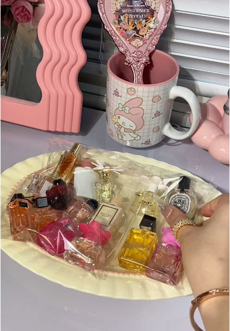 Packing ~ #perfumes #perfumecollection #perfumetiktok #parfumviral #parfum #fyp 