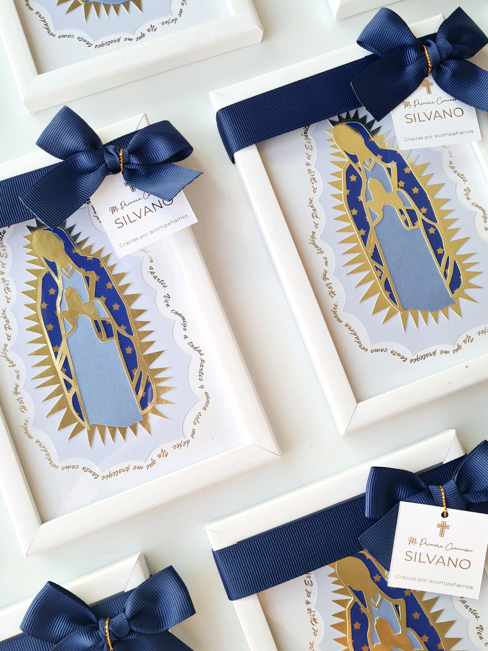Virgencitas para Silvano 💙 Realiza tu pedido con anticipación para tus eventos, recuerda que podemos personar el color de tu Virgen, más información por mensaje. . . . #pinksocialsationery #emprendimiento #socialpaper #primeracomunion #recuerdosparaeventos #recuerdosprimeracomunion #recuerdosbautizo #recuerdospersonalizados #cuadroreligioso #cuadrovirgen #hechaconamor #hechoamano