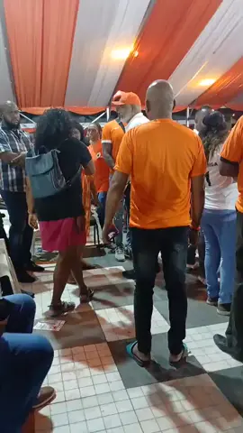 stem massaal op VHP 🧡💪