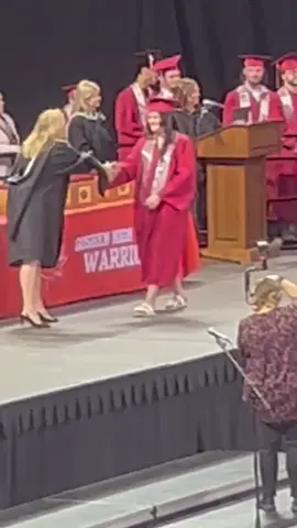 i was the only person in my grade to do this🤞#graduation #classof2025 