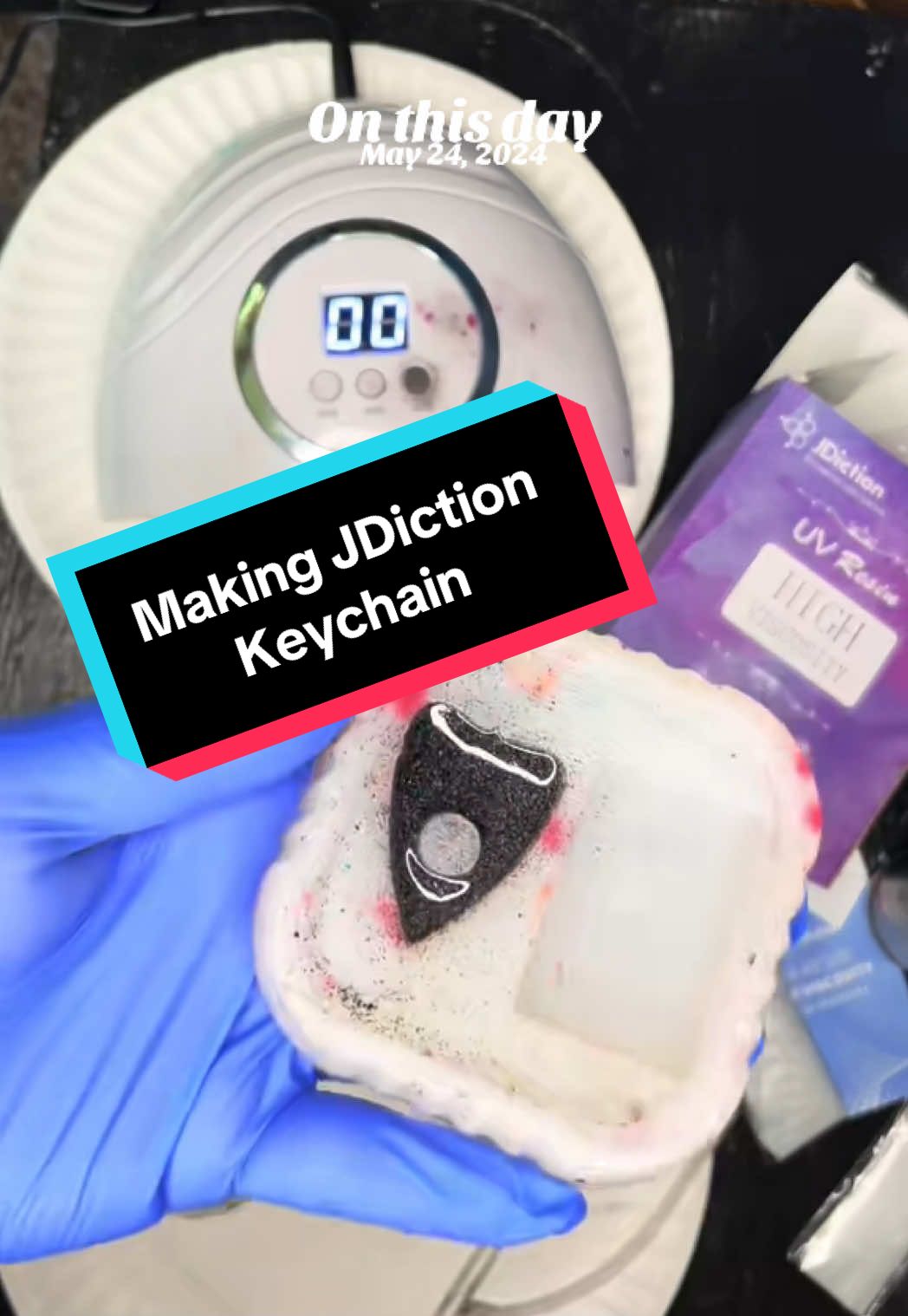 #onthisday making UV Resin Keychain with @jdiction_officials UV Resin #amytbart #tiktok #TikTokShop #tiktokmademebuyit #jdiction #jdictioncraft #jdictionresin #craft #crafty #resinkeychain #giftideas #handmade #keychain #planchette 